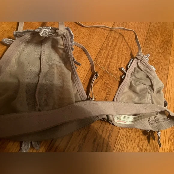 Lace Embroidered Bralette - Picture 4 of 5